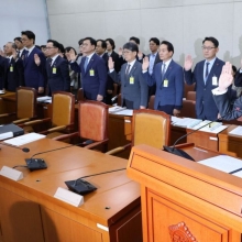 [포토] 국정감사 선서하는 정기석 이사장