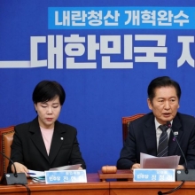 [포토] 정청래 "재판소원 당 지도부 의견으로 발의"…추진 의지 강조