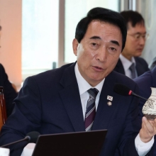 [2025감사]KBO, 김기춘 前비서실장 한국시리즈 초청해 논란