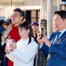 [포토] APEC CEO 서밋 배우자 미술전시 오프닝 참석한 최태원 회장