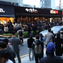 [포토] 이재용, 정의선, 젠슨황 회장이 만나는 치킨집