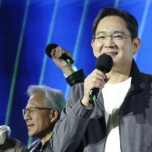 [포토] 인사하는 이재용 회장