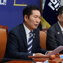 [포토] 정청래 "관세협상, 한미 모두에 도움…李 대통령 참 '똑똑'"