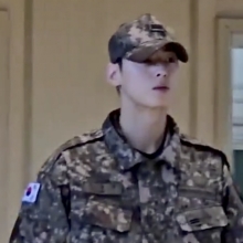 "잘생김은 못 숨긴다" 경주 APEC서 군복 입은 차은우 포착