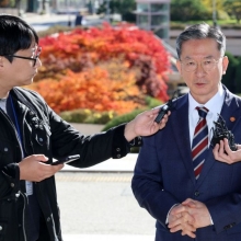 [포토] '대장동 항소' 포기 관련 입장 밝히는 정성호 장관
