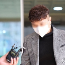 "부모 보살펴야…" 박수홍 친형, 징역 7년 구형에 '울먹'