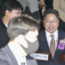 [포토] 환하게 웃는 노만석 검찰총장 직무대행