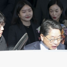 [포토] 취재진 질문에 답하는 노만석 검찰총장 직무대행