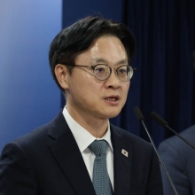 [포토] 브리핑 하는 김정관 장관과 여한구 본부장