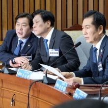 [포토] '1인1표' 중앙위 상정…정청래 "당원 뜻 따라 약속 지키는 중"