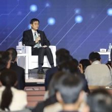 [포토] 최태원 회장-이창용 총재, 'AI 기반과 성장'에 대해 말하다