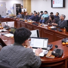 [포토] 농산물 유통 취재 후기 공유하는 아시아경제 박재현 기자