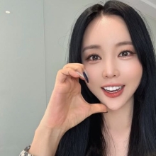 '주사이모와 찰칵' 알려지자…홍진영 "12년 전 사진, 기억조차 없어"