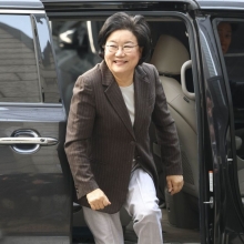 [포토] 인사청문회 준비 사무실 첫 출근한 이혜훈 후보자