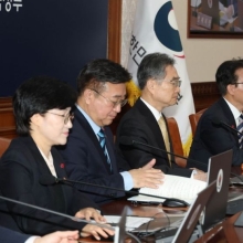 [포토] 김민석 총리, 임시 국무회의 주재