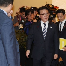 [포토] 임시국무회의 참석하는 김민석 총리