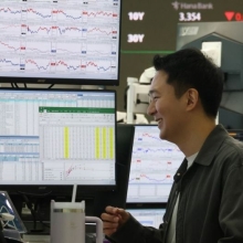 [포토] 밝은 표정의 딜링룸