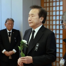 [포토] 이해찬 전 총리 빈소 들어서는 손학규 전 대표