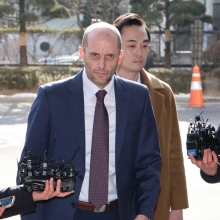 [포토] 표정 굳은 해럴드 로저스 쿠팡 한국법인 임시 대표