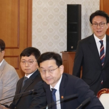 [포토] 김민석 총리, 색동원 사건 TF회의 참석