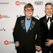 "군사작전처럼 숨겼는데"…엘튼 존, 동성 부부 사생활 보도에 분노