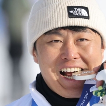 "와이프, 가족들 고생했다" 눈물…'깜짝 銀' 스노보더 김상겸, 韓 올림픽 '400번째 메달' 주인공(종합)