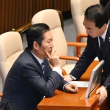 [포토] 대화하는 민주당 지도부