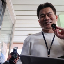 [포토] 경찰서에서도 본인 방송하는 전한길