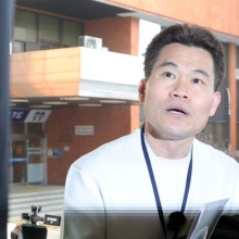 [포토] 전한길, ‘이 대통령 명예훼손’ 혐의 첫 소환 조사