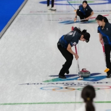 女컬링, 예선 첫 경기 미국에 4-8 패…후반에만 3차례 스틸 허용