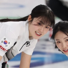 "K팝 스타인줄"…韓컬링 대표팀 미모에 日언론도 열광 