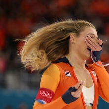 "14억짜리 세레머니"…金 따고 스포츠 브라 노출한 선수 '대박'