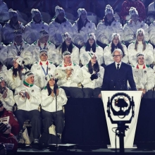 에베레스트 6.8배 높이 접시 쌓였다…밀라노 동계올림픽 '역대급 소비'