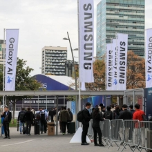 [포토] MWC2026 전시장 입구에 설치된 삼성 갤럭시 AI 홍보 깃발