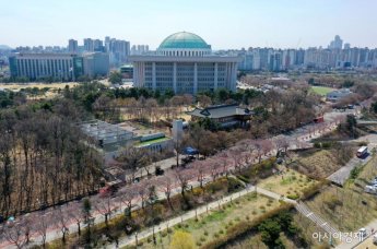 韓 민주주의 지수 24위 8계단 하락…"결국 정치가 문제"