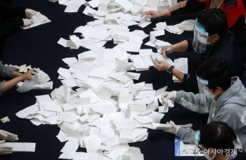4·7 재보선 잠정 투표율 55.5%…서울 58.2% 부산 52.7%