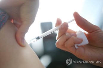 "코로나19 백신 접종 뒤 고3 학생 사망신고…원인 조사 중"(종합)