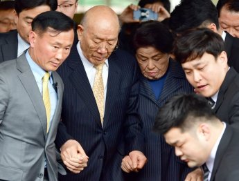 전두환 손자 폭로 파문…미납 추징금 925억 환수는?