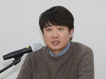 이준석 "건진법사, 윤핵관 추천으로 캠프 합류했다"