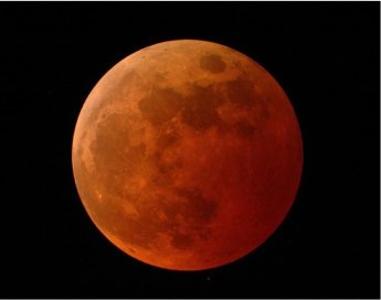 내일 85분간 '붉은 보름달' 뜬다…낮이라 못보는 韓, 장관 구경 하고 싶다면