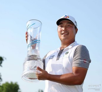 이경훈 타이틀방어 "한국선수 최초 PGA투어 2연패"…"꿈만 같아요"(종합)