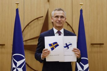 나토 가입 동시 신청한 핀란드·스웨덴, 무기구매도 공동 추진 