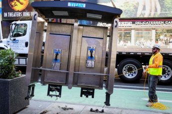 "한 시대가 끝났다"…뉴욕서 완전히 사라진 공중전화 부스
