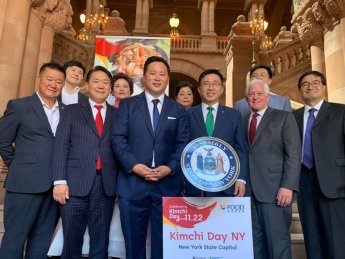 뉴욕주 ‘김치의 날’ 제정 이끈 한국계의원 “어릴 땐 김치 부끄럽기도...이젠 세계적 건강음식”