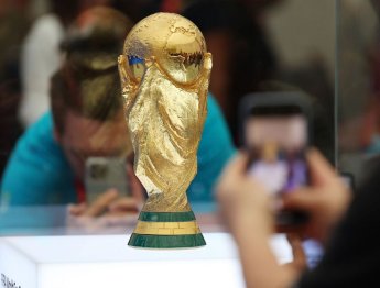 50주년 맞은 월드컵 우승 트로피 가치는?