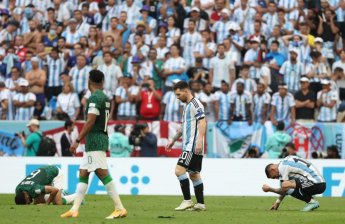 '우승후보' 아르헨, 사우디에 1-2 '충격 역전패'