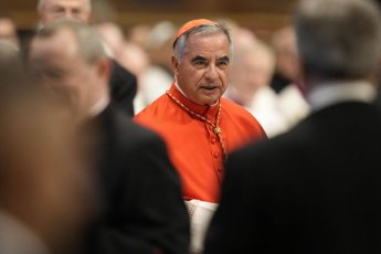 ‘비리 의혹’ 추기경, 교황과의 통화 몰래 녹음까지…