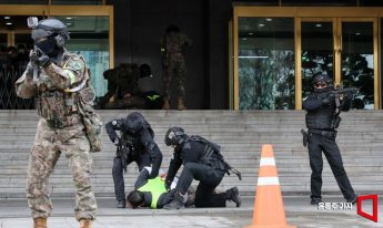 [포토] 정부서울청사 관·군·경·소방 통합 방호훈련 실시