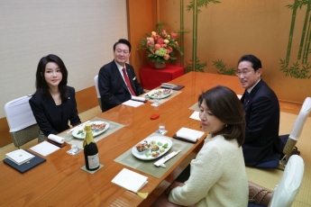 尹-기시다 '부부만찬'…호리고다츠에서 스키야키