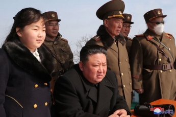 北, 핵 반격훈련 실시…김정은 "핵무기는 敵 공격수단"(종합)